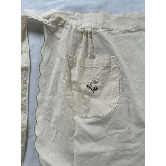 Handmade Kitchen Apron, Cream Colored, Embroidered, Pocket, Tie, Flowers, - Picture 6 of 8